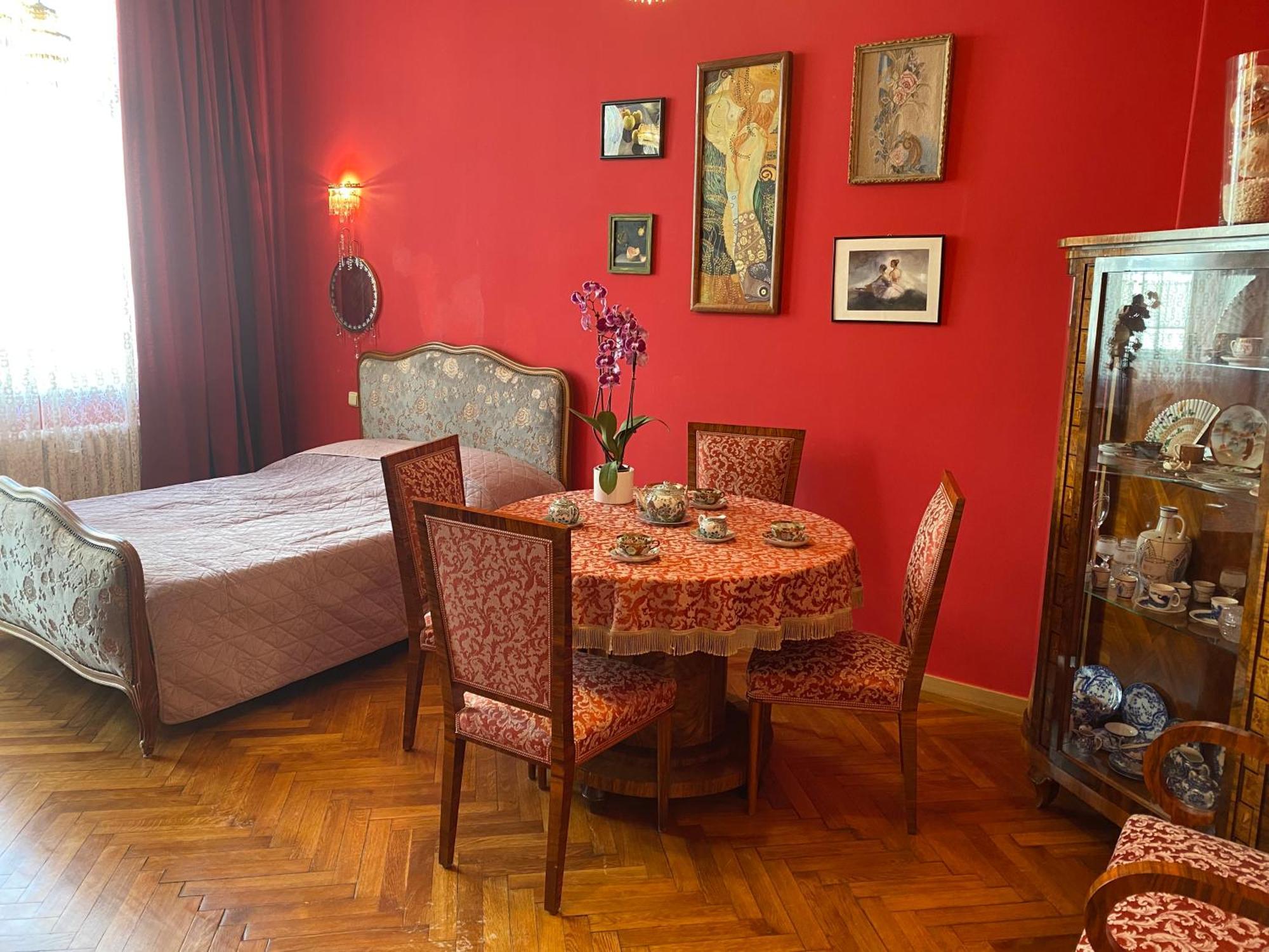 Retro Big Apartment With Two Balconies And Lift Karlsbad Eksteriør billede