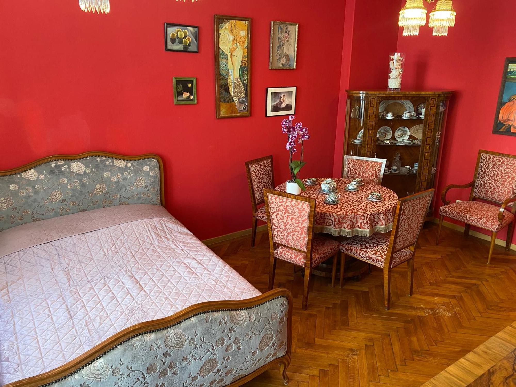 Retro Big Apartment With Two Balconies And Lift Karlsbad Eksteriør billede